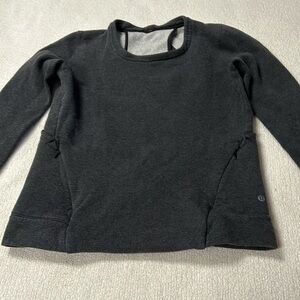 Lululemon / Women’s sweatshirt / Size: 6